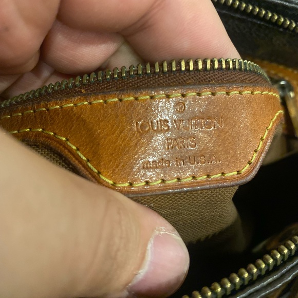 Louis Vuitton Tote Bag - Picture 8 of 14